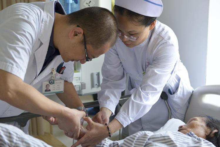 人保财险|人保安康险来守护您的健康